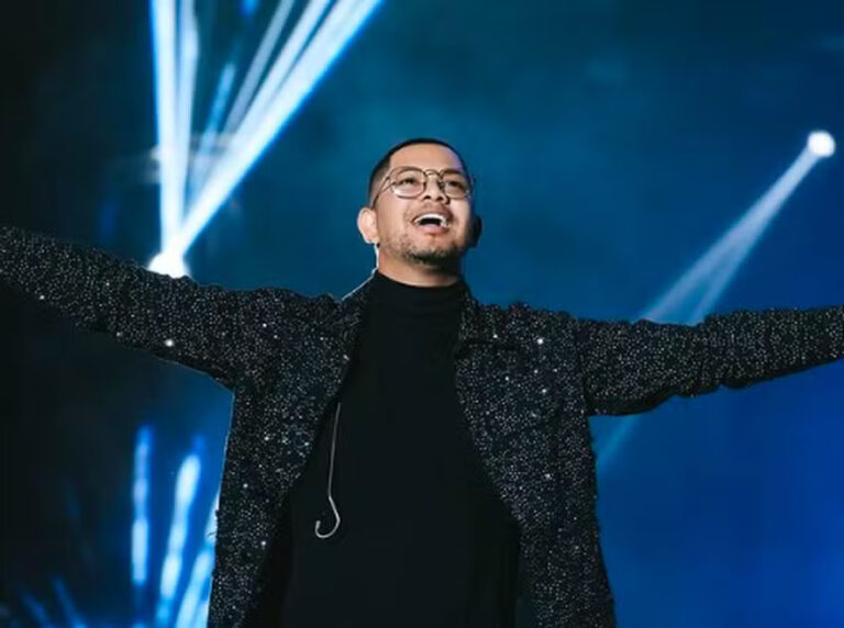 VÍDEO: Cantor gospel sofre infarto fulminante durante show e morre na Bahia