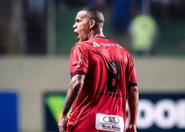 Jogador de futebol é procurado por matar namorado da ex e estuprá-la em SP