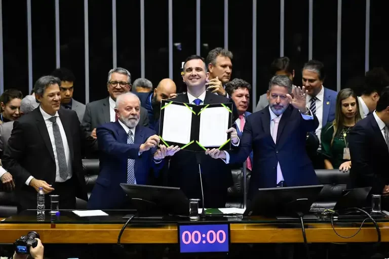 Congresso promulga reforma tributária; veja principais pontos