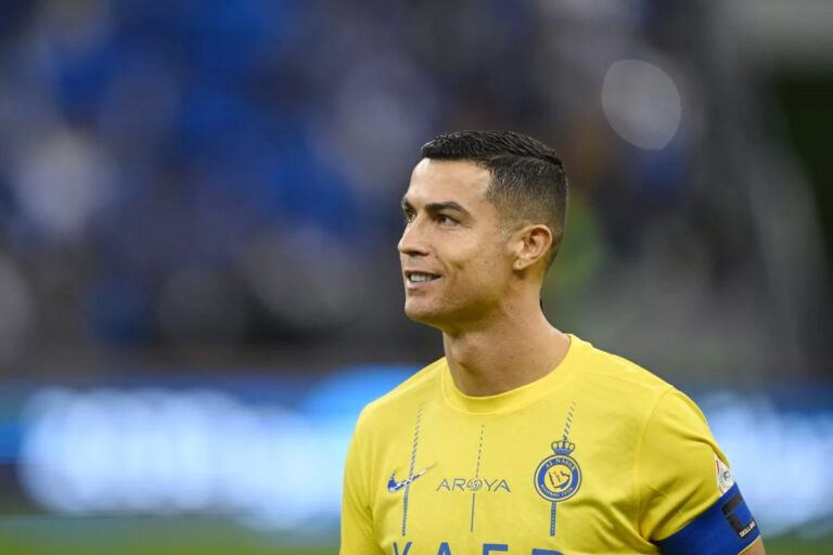 Cristiano Ronaldo renova contrato com Al-Nassr até 2027: “Vamos fazer história”