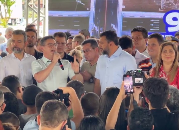 “Quando os políticos brigam, quem sofre é o povo”, diz David em dia de reencontro com Wilson