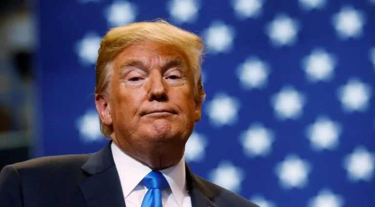 Corte dos EUA declara Trump inelegível por violação à Constituição