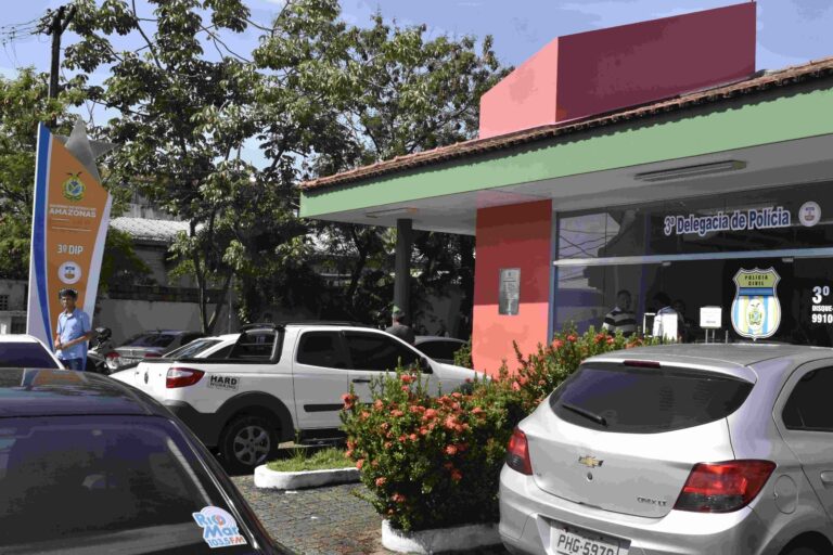 Homens respondendo a processos em liberdade são presos em Manaus