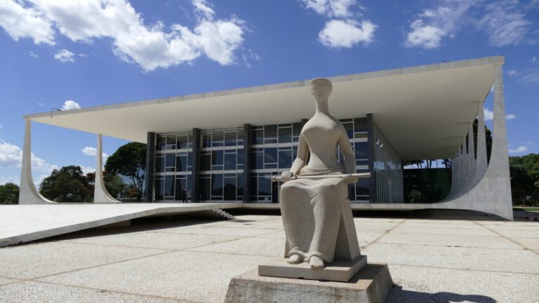 Após X indicar representante legal, Moraes dá 5 dias para empresa enviar informações