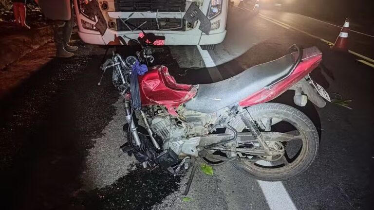 Motociclista morre após acidente com caminhão na BR-153, no Tocantins