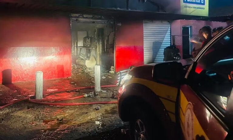 TO: Mulher é presa suspeita de incendiar supermercado na noite de Natal