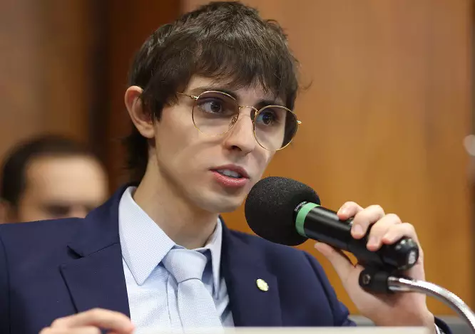 Amom Mandel recebe escolta da PF após intimidações e ameaças