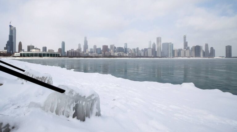 VÍDEO: EUA registra mais de 80 mortos após frio extremo