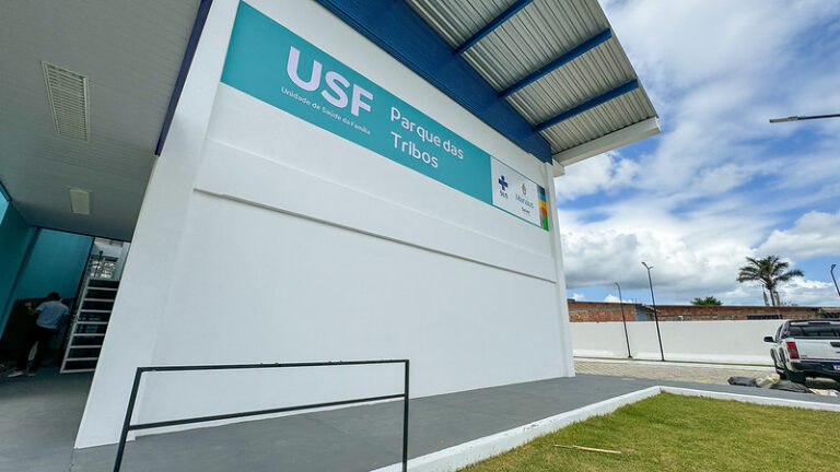 Construções de novas unidades de saúde seguem em ritmo acelerado, diz prefeito de Manaus