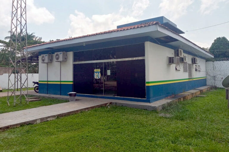Homem é preso por vender drogas no Centro de Codajás, AM