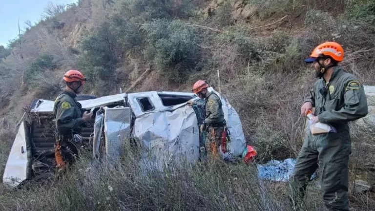 Mulher sobrevive após cair de desfiladeiro e ficar quatro dias presa