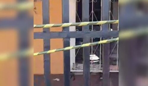 VÍDEO: Vizinhos sentem ‘mau cheiro’ e encontram idoso morto dentro de casa, no AM