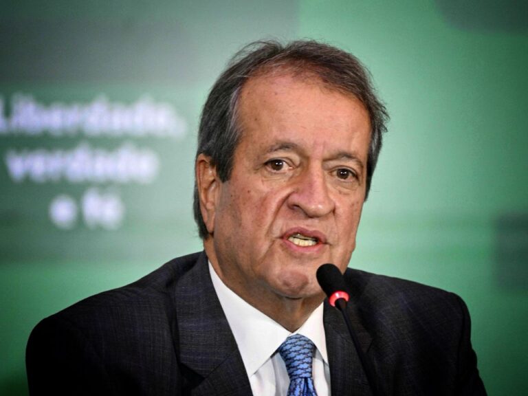 “Está fora de contexto”, diz Valdemar Costa Neto após falas de elogio a Lula “Está fora de contexto”, diz Valdemar Costa Neto após falas de elogio a Lula
