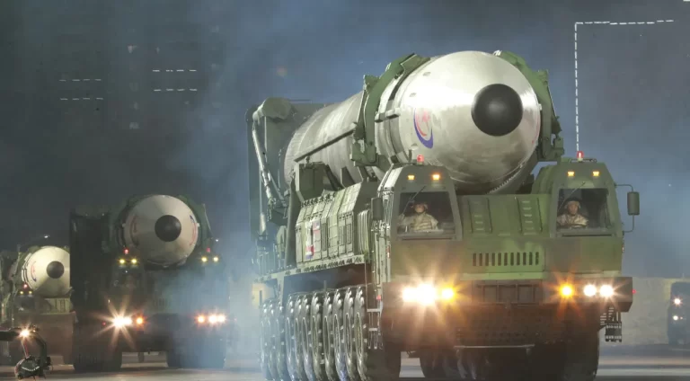 Coreia do Norte enviou mísseis para Rússia usar contra a Ucrânia