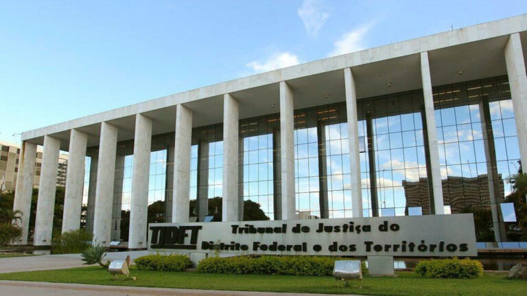 DF: Mulher leva cinco pessoas para suíte presidencial de motel, não paga e é condenada