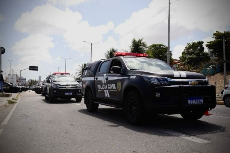 Menino de 13 anos é levado de casa à força por criminosos e morto a tiros em Fortaleza