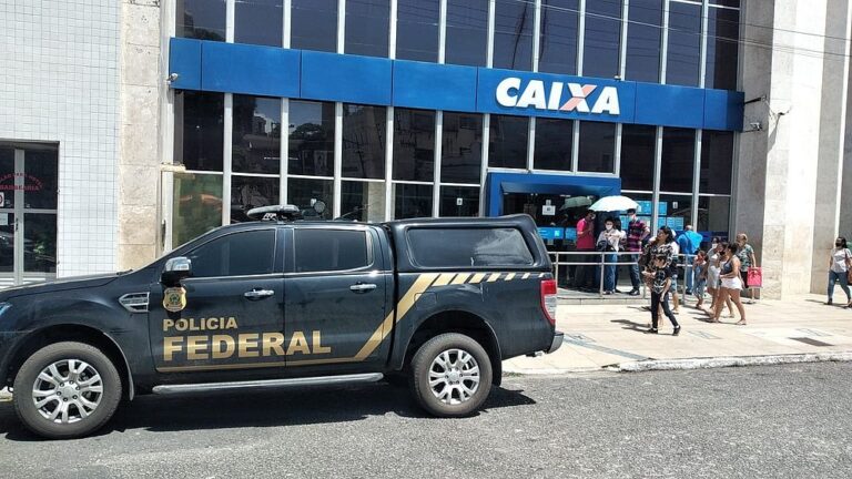 Homem é preso no RJ quando tentava sacar R$ 2 milhões da Caixa com documentos falsos