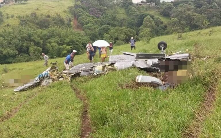 TRAGÉDIA: Avião cai e deixa 5 mortos na zona rural de MG