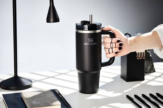 Fabricantes da marca Stanley confirmam presença de chumbo em seus produtos