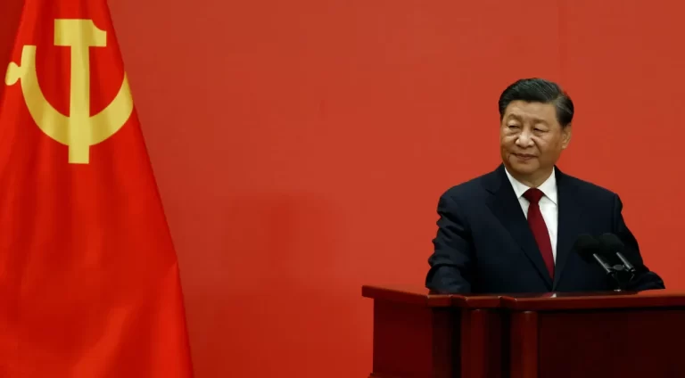 Em discurso de ano novo, líder chinês admite que país enfrenta dificuldades econômicas