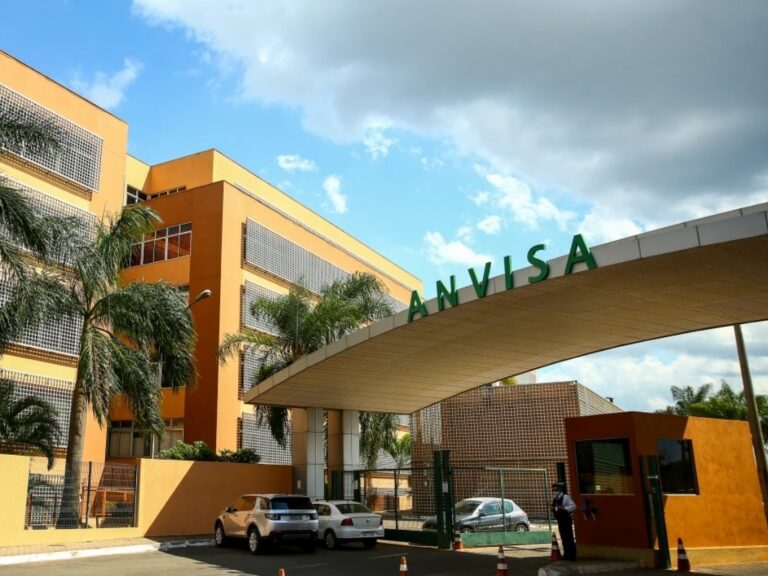 Anvisa abre inscrições para concurso com 50 vagas e salário de R$ 16,4 mil