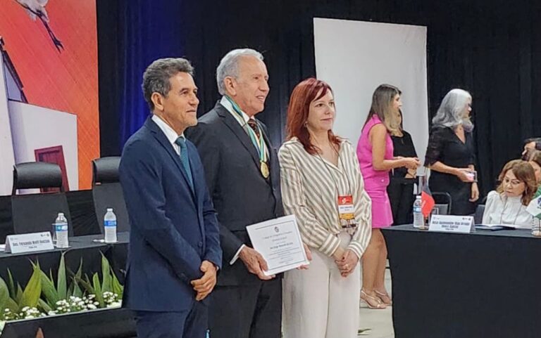 Desembargador aposentado Ari Jorge Moutinho recebe Medalha do Mérito do Colégio de Corregedores Eleitorais do Brasil