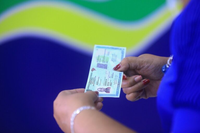 Em oito meses, mais de 185 mil amazonenses já têm Carteira de Identidade Nacional
