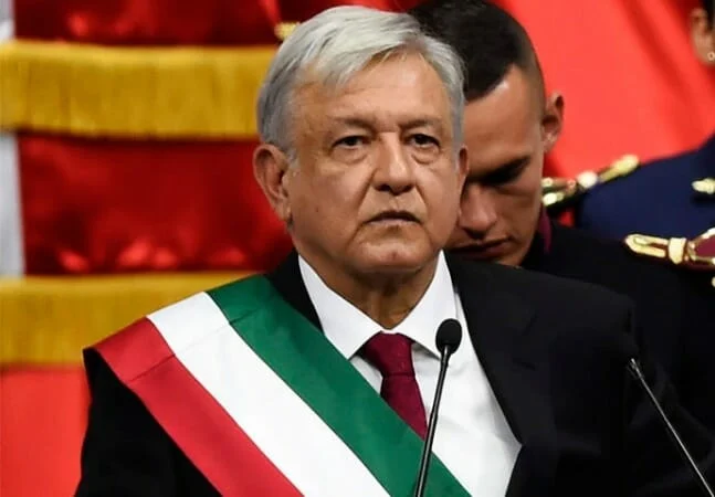 Presidente do México pede desculpas a parlamentar trans