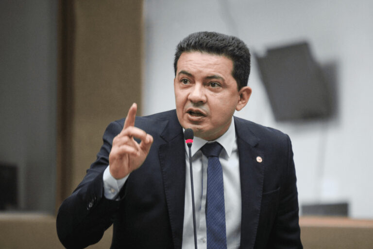 Deputado Péricles aponta ‘distorções na interpretação da Lei’ em processo no STF sobre restrição de Crianças em eventos LGBT+ no AM Deputado Péricles aponta ‘distorções na interpretação da Lei’ em processo no STF sobre restrição de Crianças em eventos LGBT+ no AM