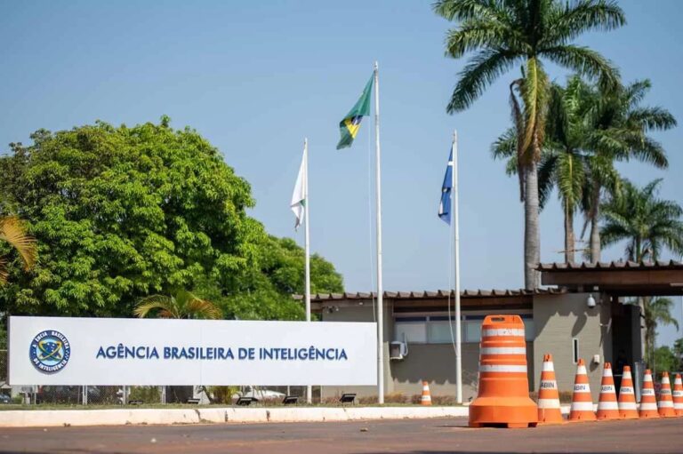 Atual cúpula da Abin sob ameaça: Lula avalia demissões após investigação da PF