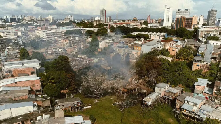 Governo do AM monta operação para ajudar atingidos por incêndio no Centro de Manaus