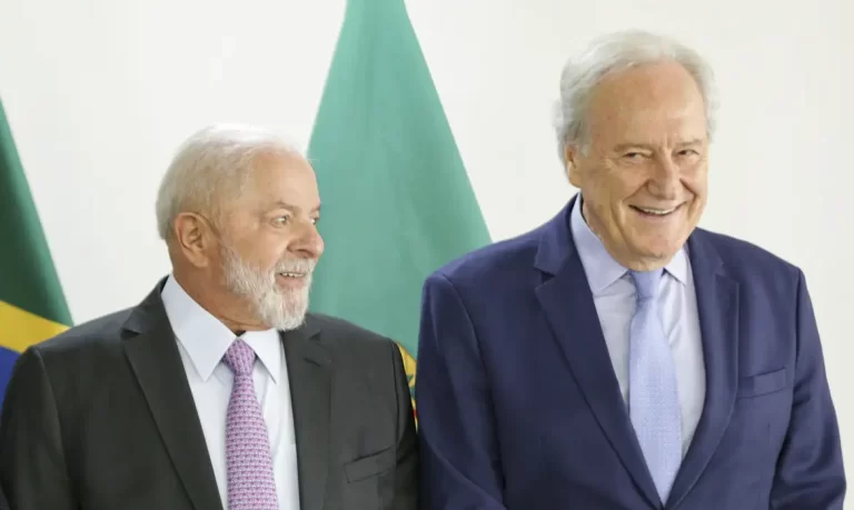 Lula nomeia Lewandowski para assumir Ministério da Justiça