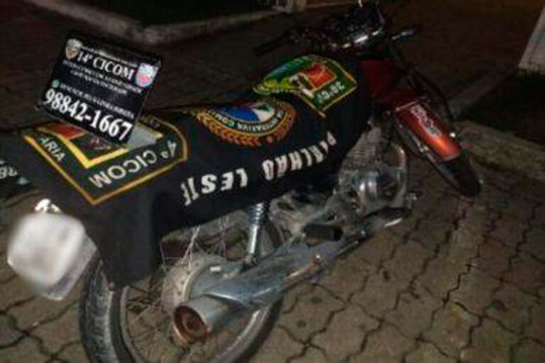 Homem é preso após roubar moto de entregador de lanches em Manaus