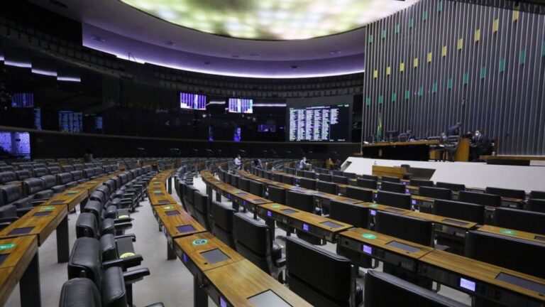Deputados do PL foram os que mais gastaram com ‘cotão’ em 2023, na Câmara