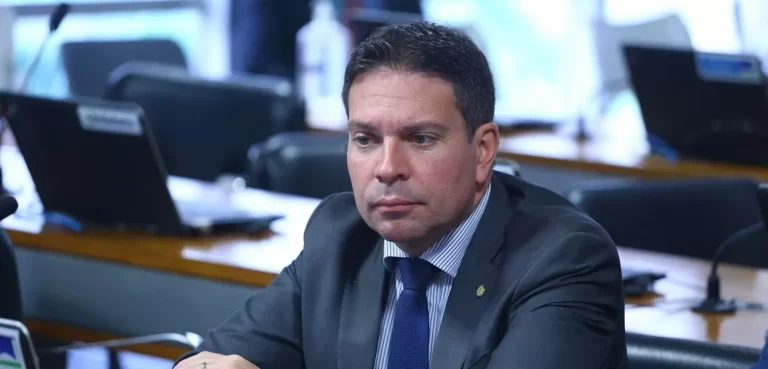 Ramagem admite que pode ter havido “desvirtuamento” da Abin
