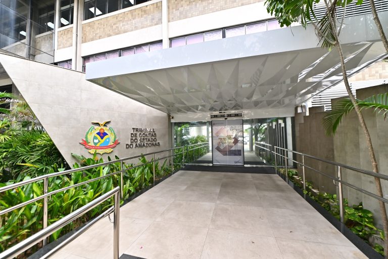 TCE-AM alerta governo e prefeituras sobre aumento de casos de Covid-19