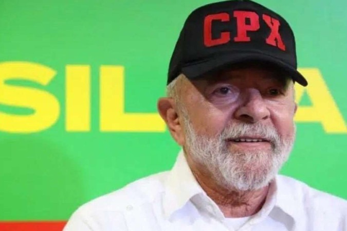 Lula no Complexo do Alemão: “Nenhuma mulher quer namorar com um cara que mostra a carteira de trabalho, qual é sua profissão? Ajudante geral”