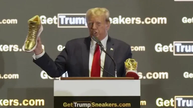 Donald Trump apresenta coleção de tênis em evento nos Estados Unidos
