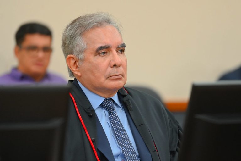 TJAM declara inconstitucional lei sobre aumento de contribuição previdenciária de servidores públicos, no AM