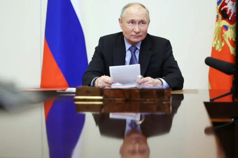 Putin vai confiscar bens de quem ‘desacreditou militares’