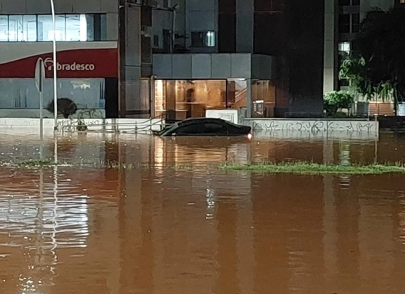 VÍDEO: chuvas fortes e alagamentos atingem o DF nesta sexta (9)