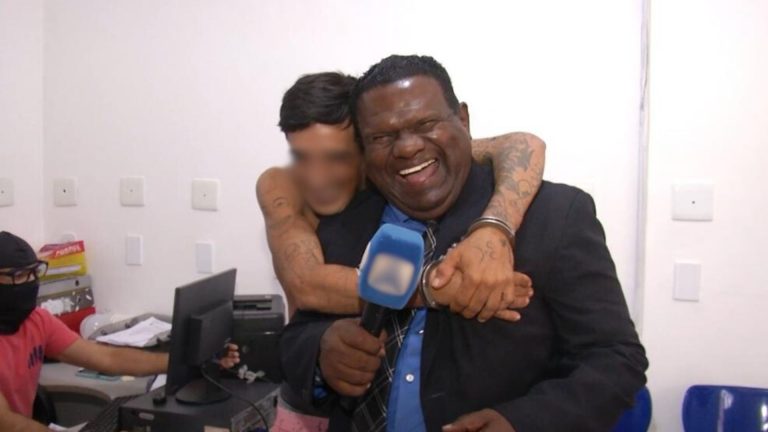 VÍDEO: No dia do repórter, foragido da justiça tieta profissional no Piauí: “Sou seu fã”