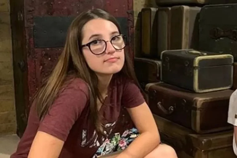 Jovem que matou amiga quando era adolescente é expulsa de faculdade de medicina