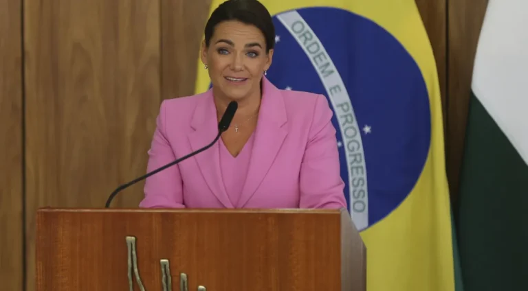 Presidente da Hungria renuncia após perdoar pedófilo