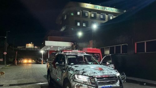 Homem troca tiros com policiais da Força Tática e morre, em Manaus