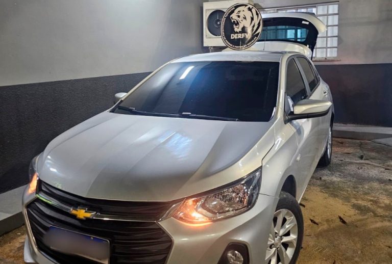 ‘GAMBIARRA’:  mulher é presa por trocar placa de carro para não pagar IPVA, em Manaus