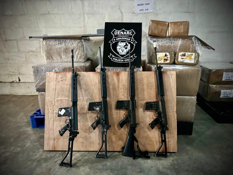 Polícia apreende 1,5 tonelada de drogas e quatro fuzis, em Manaus