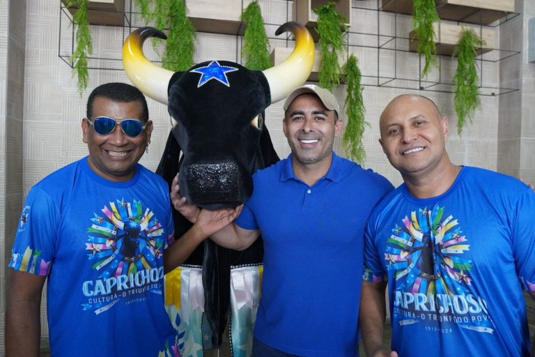 Boi Caprichoso oficializa contratações de Edilson Santana e Pelado Júnior