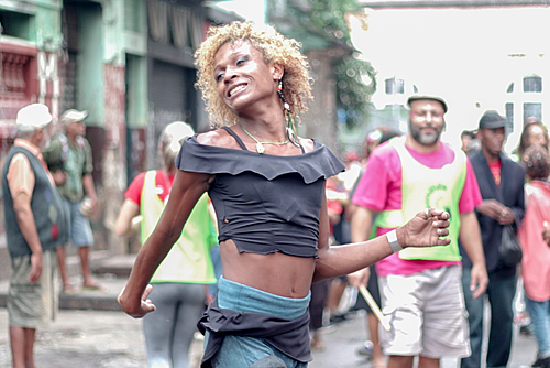 VÍDEO: Bloco de carnaval na Cracolândia “anima usuários”