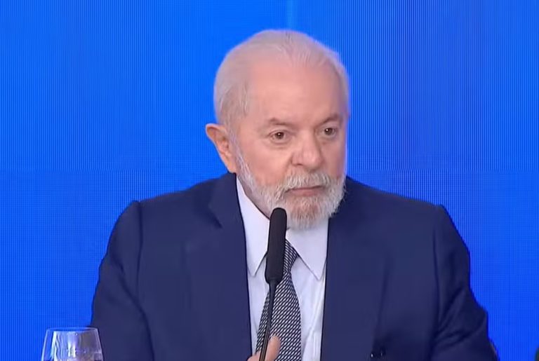 "Atos golpistas não teriam acontecido sem Bolsonaro", diz Lula